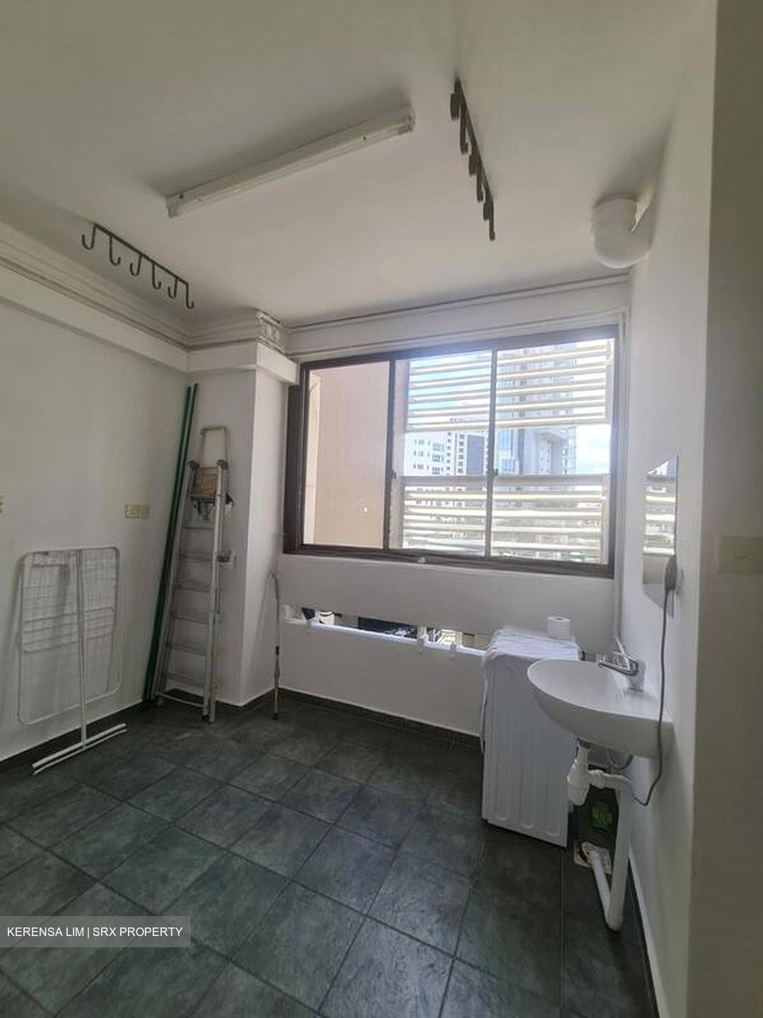 Orchard Tower Rear Block Apartment (D9), Apartment #529294671